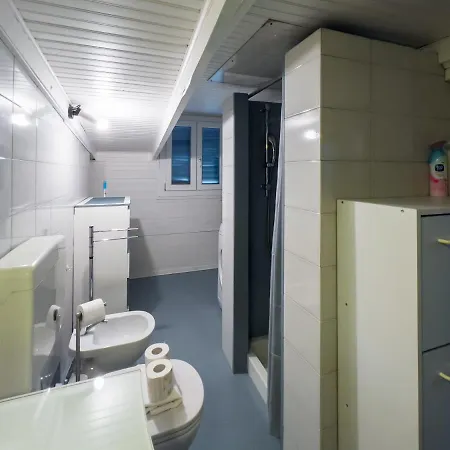 House Boat Statuto Square Center * 都灵
