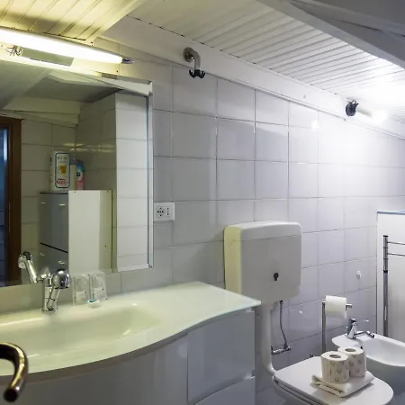 House Boat Statuto Square Center 公寓 *